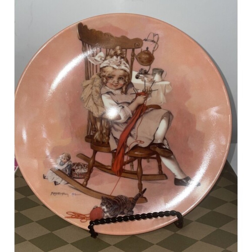Vintage "Playing Grandmother” By Maud Humphrey  Collector Plate‎